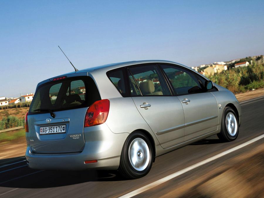  Toyota Corolla Verso 2001-04 2001 года  (фото 6 из 13)